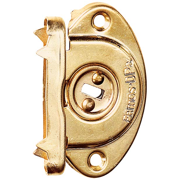 Piece de connection pour armoire