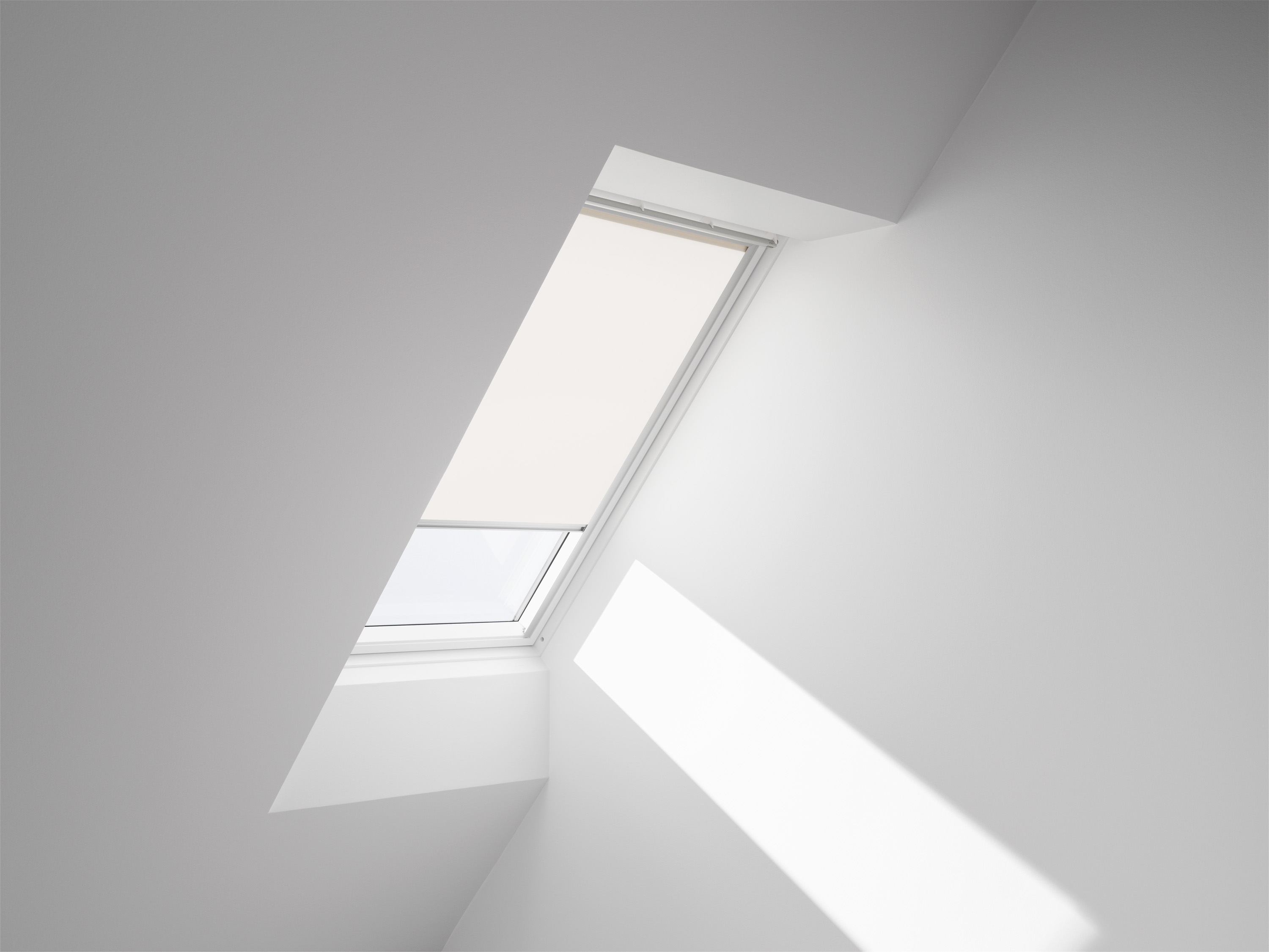 Velux handbediend lichtemperend rolgordijn RHL UK00 9050
