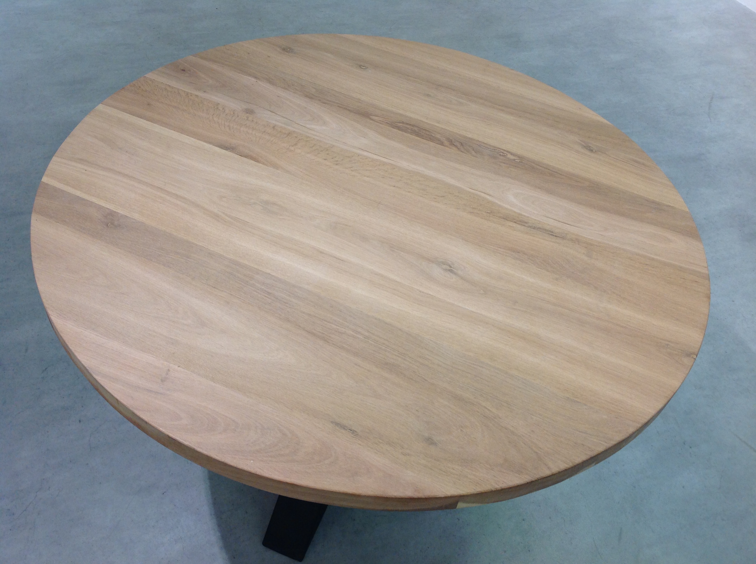 Tafelblad rustiek eiken rond met rechte kant 40mm diameter 140cm