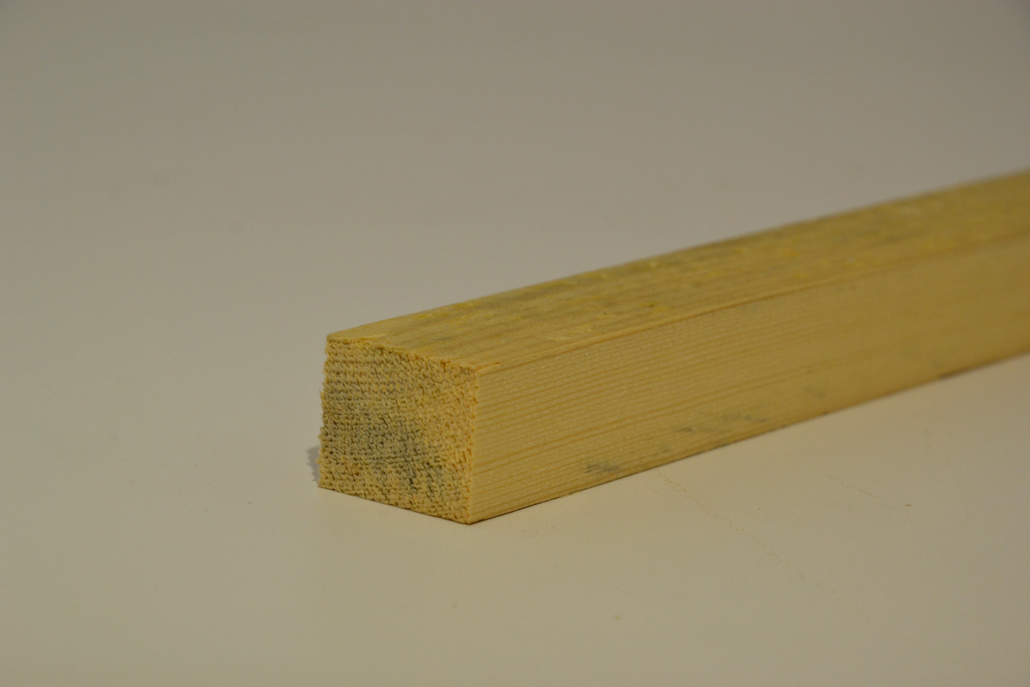 Pin 25 x 31mm bois de construction brut