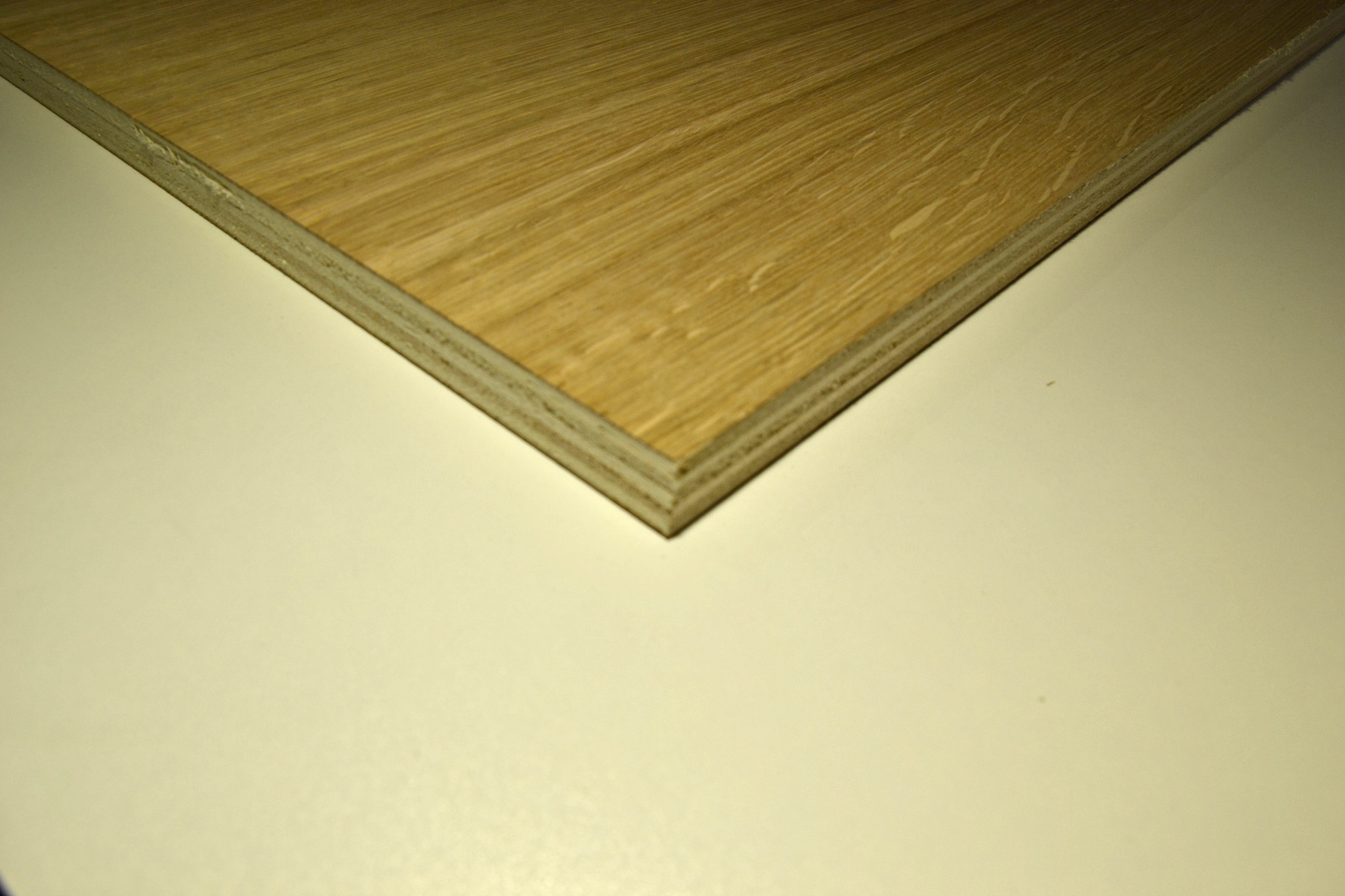 Multiplex chène 13mm a/b 250 x 122cm