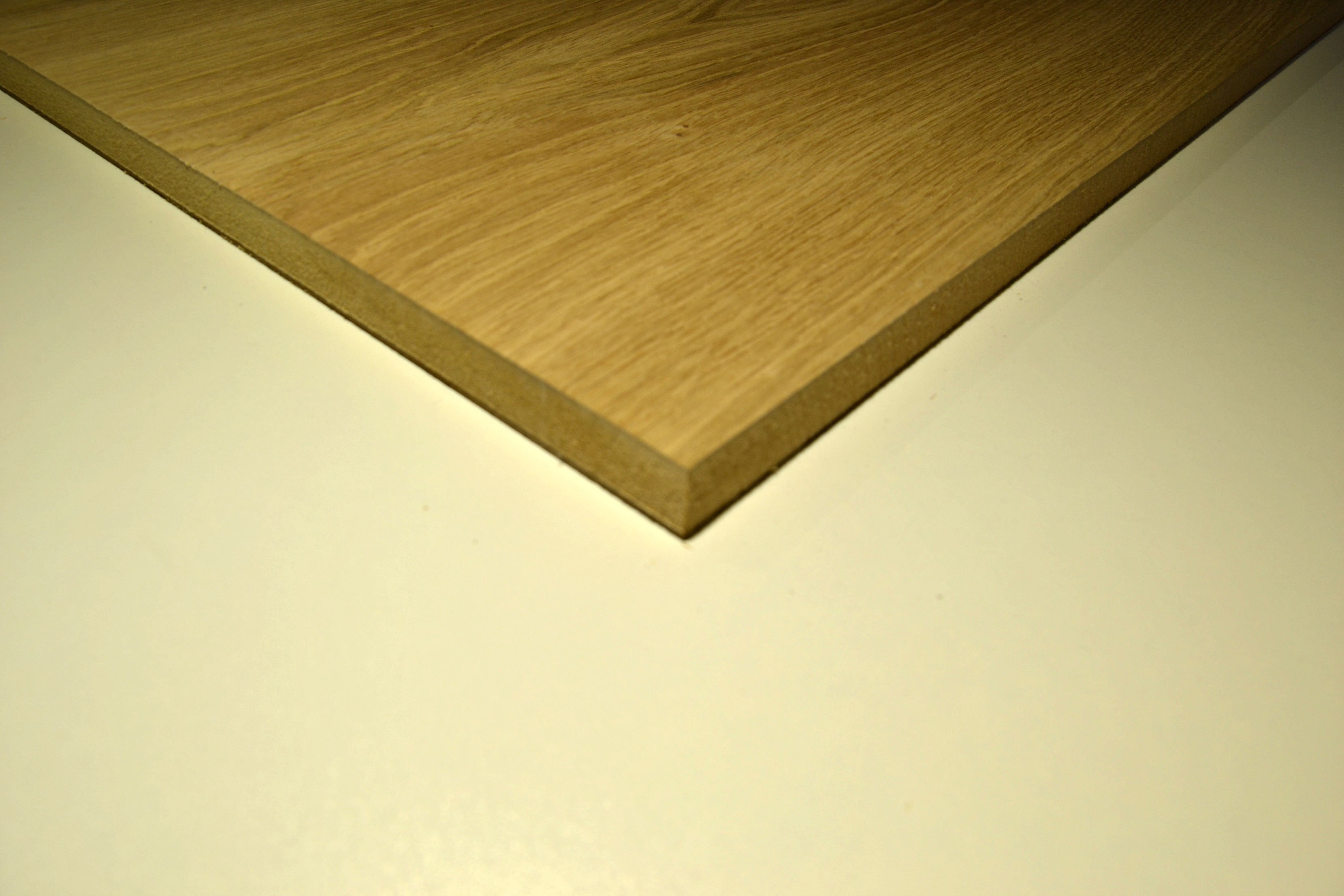 MDF plaat eik fineer a/b 19mm 244 x 122cm