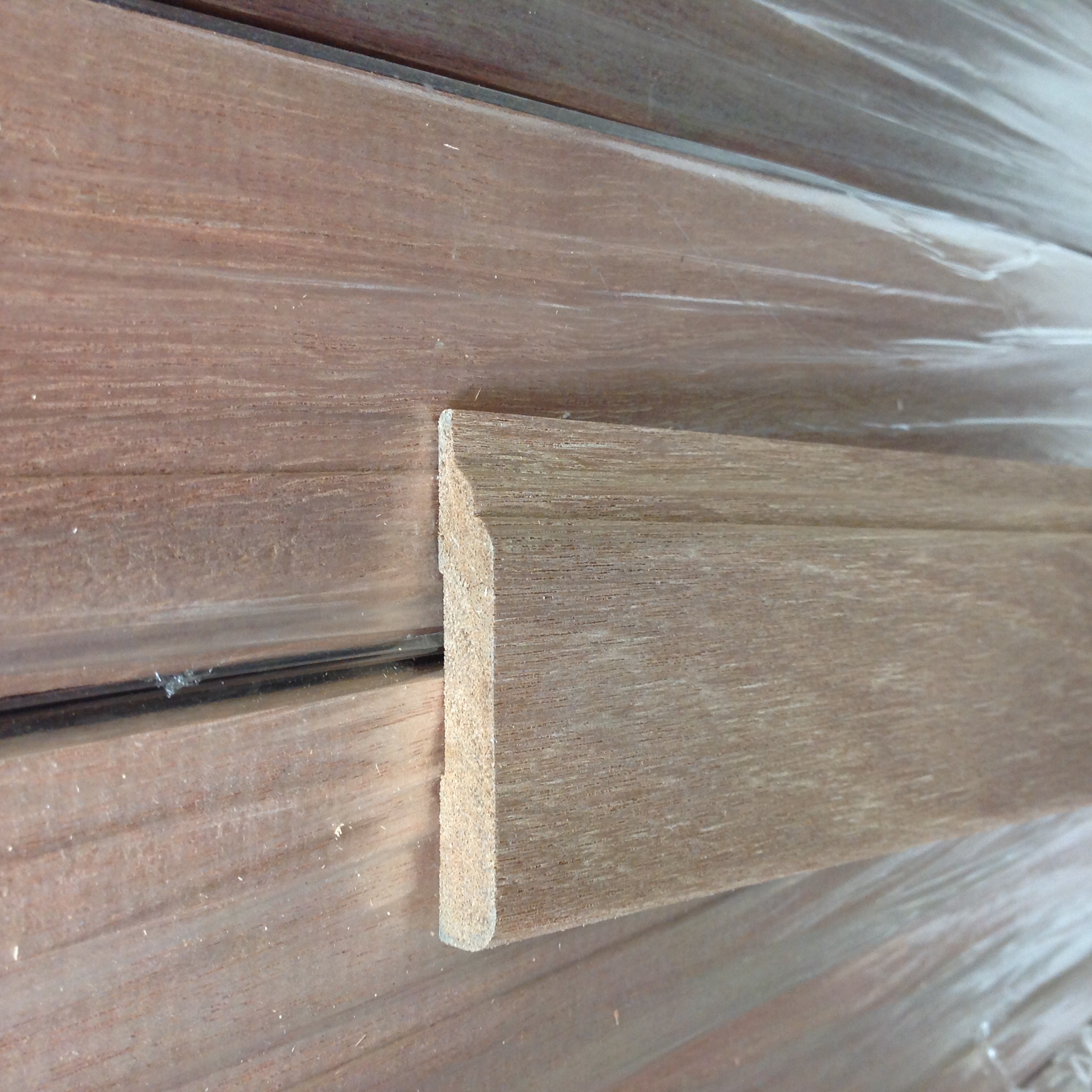 Deurlijst meranti creus 12x68mm