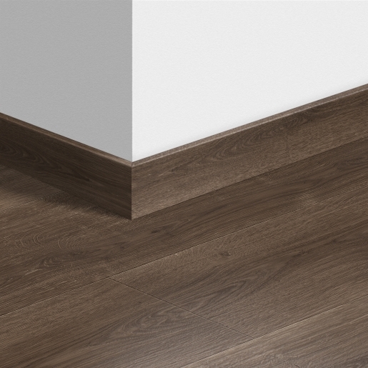 Quick-Step sol stratifié - Plinthe standard 4766 Chêne marron brossé  - Pack 6 pièces