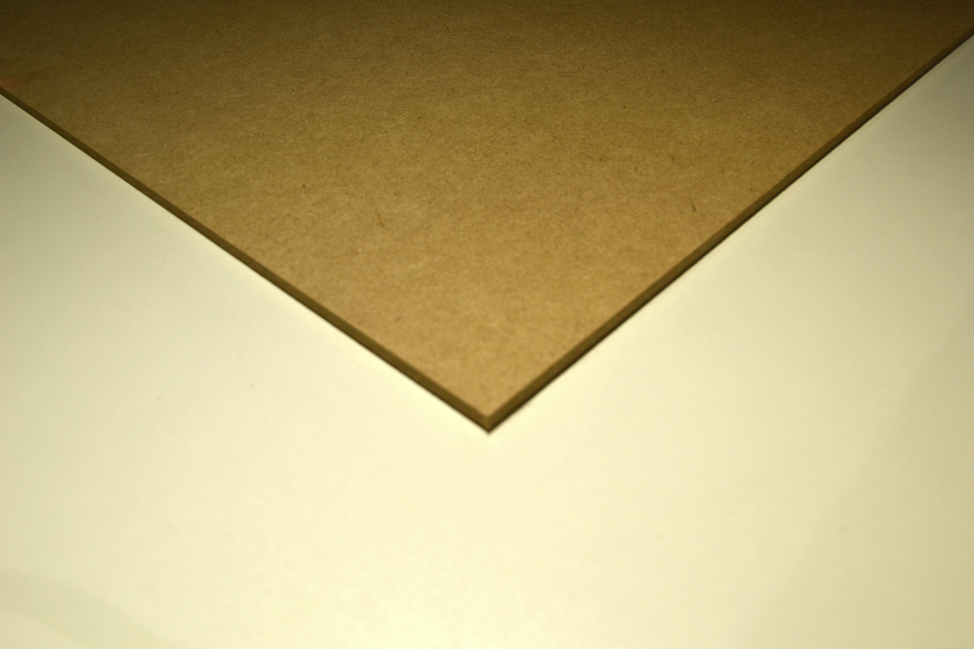MDF plaat bruin 4mm 244 x 122cm