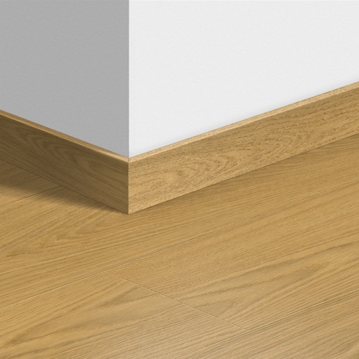 Quick-Step sol stratifié - Plinthe standard 4749 Chêne verni naturel - Pack 6 pièces