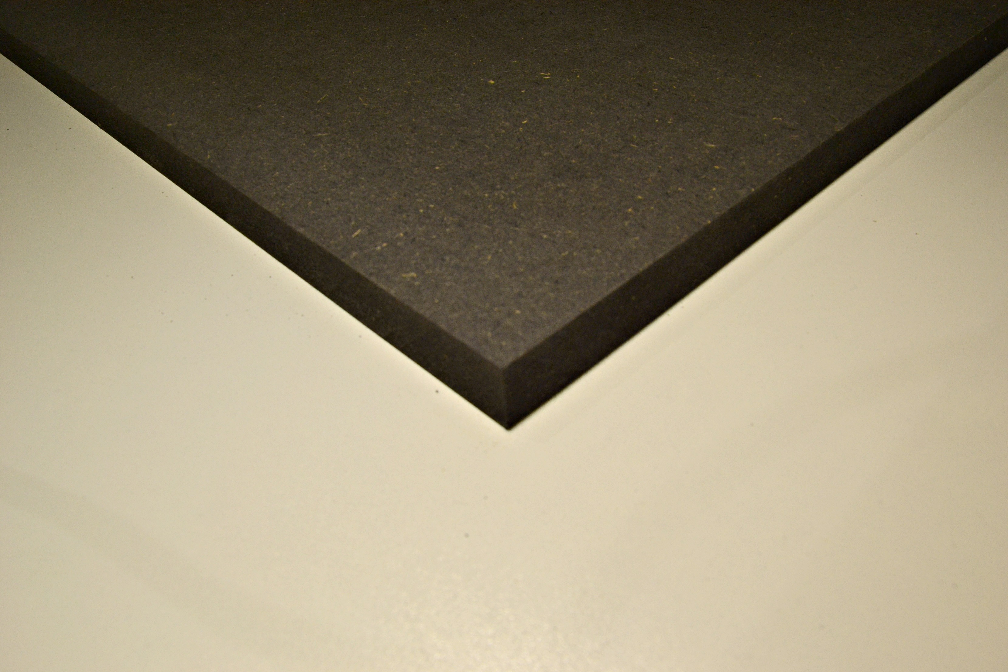 MDF panneau noir 18mm 244 x 122cm