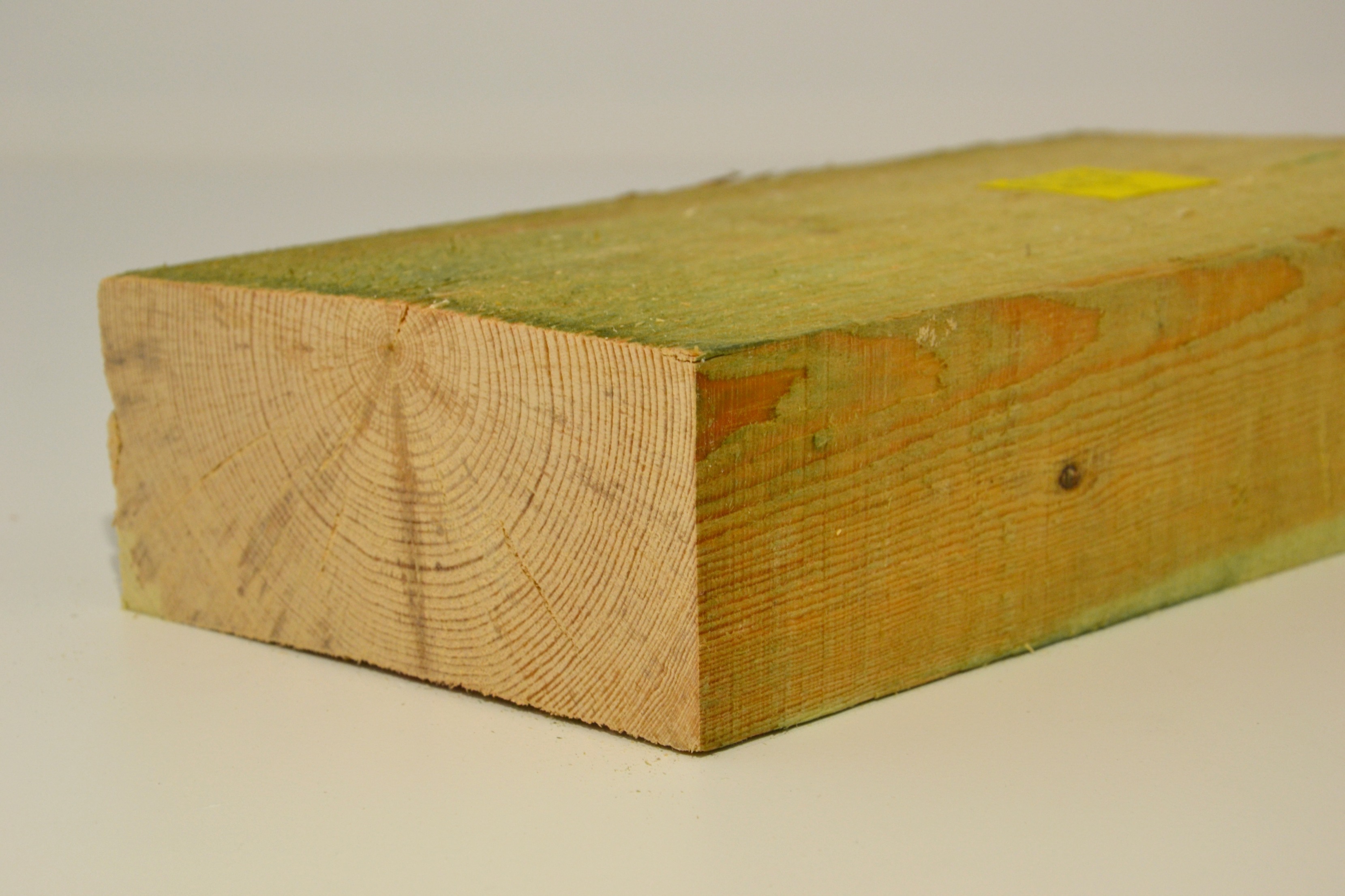 Pin 63 x 150mm bois de construction brut trempé