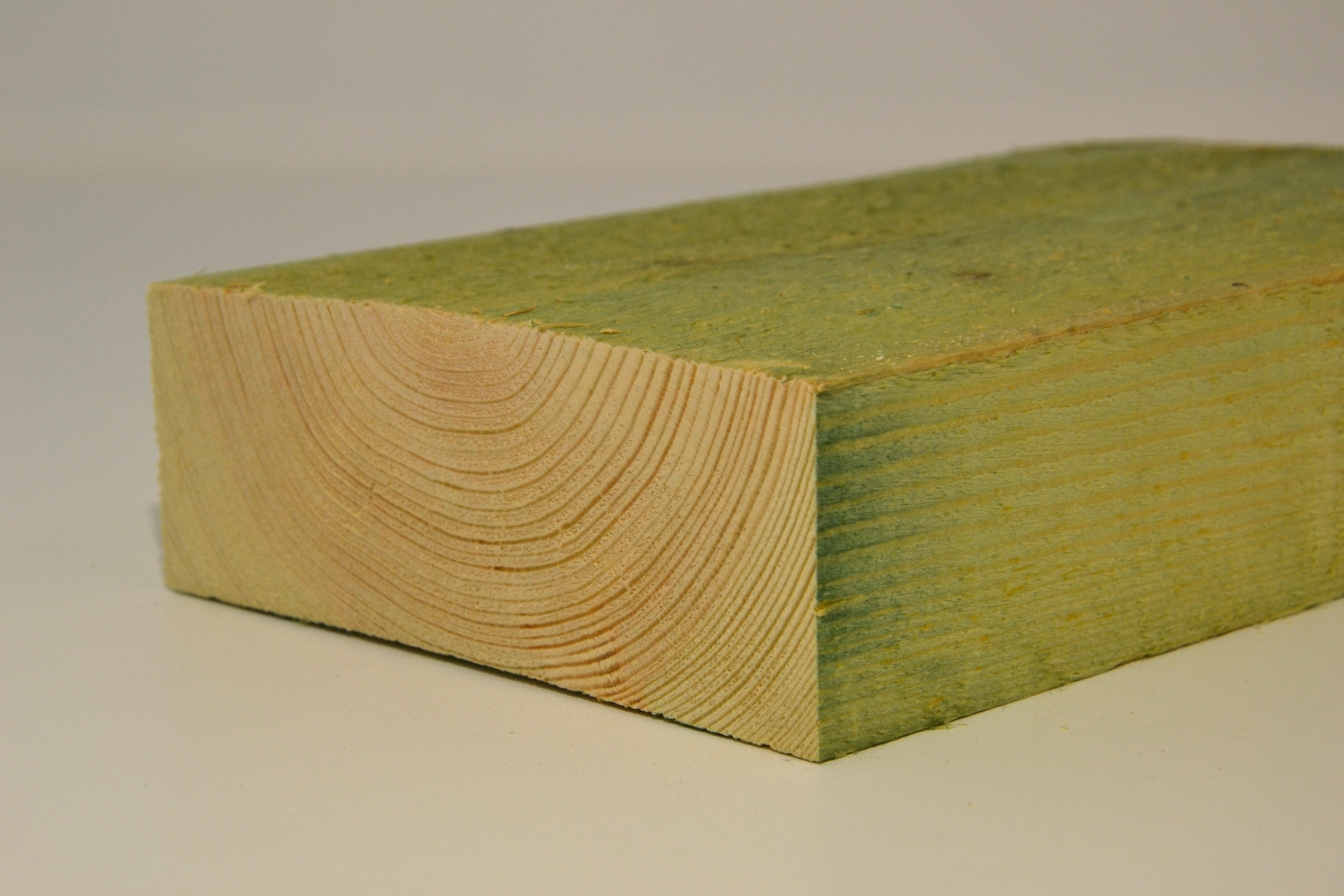 Pin 63 x 175mm bois de construction brut trempé
