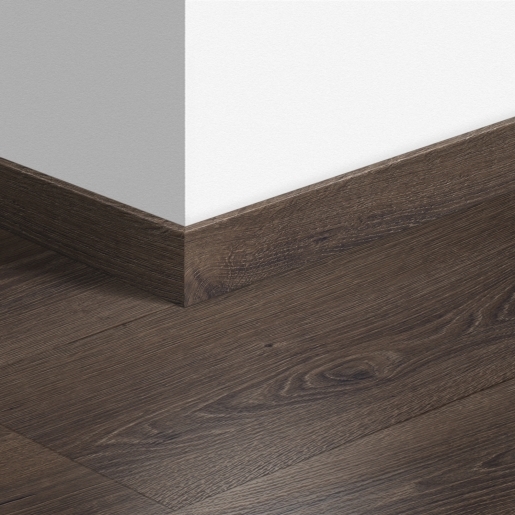 Quick-Step sol stratifié - Plinthe standard 3553 Chêne Désert marron foncé brossé - Pack 6 pièces
