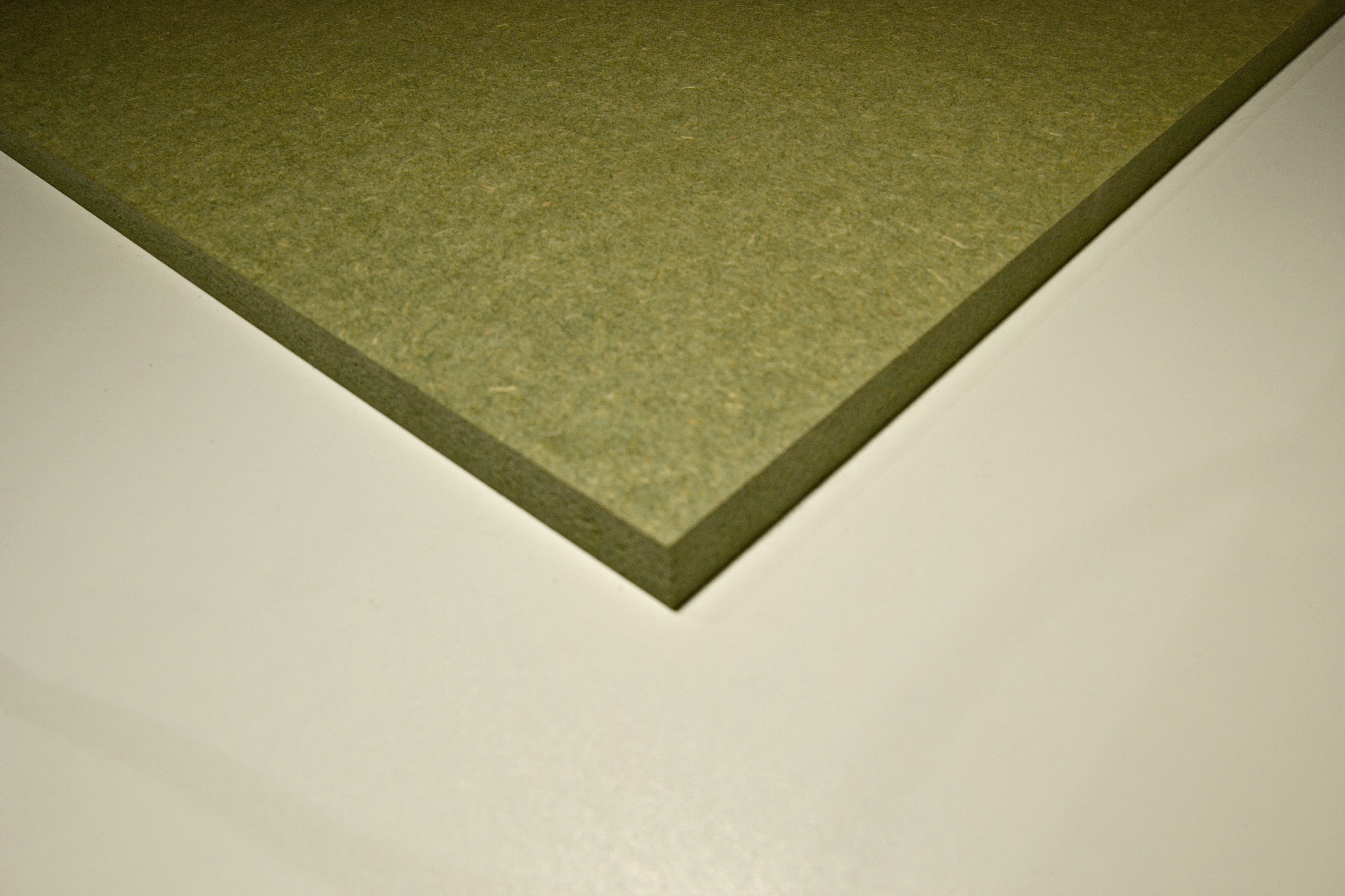 MDF panneau vert 15mm 244 x 122cm