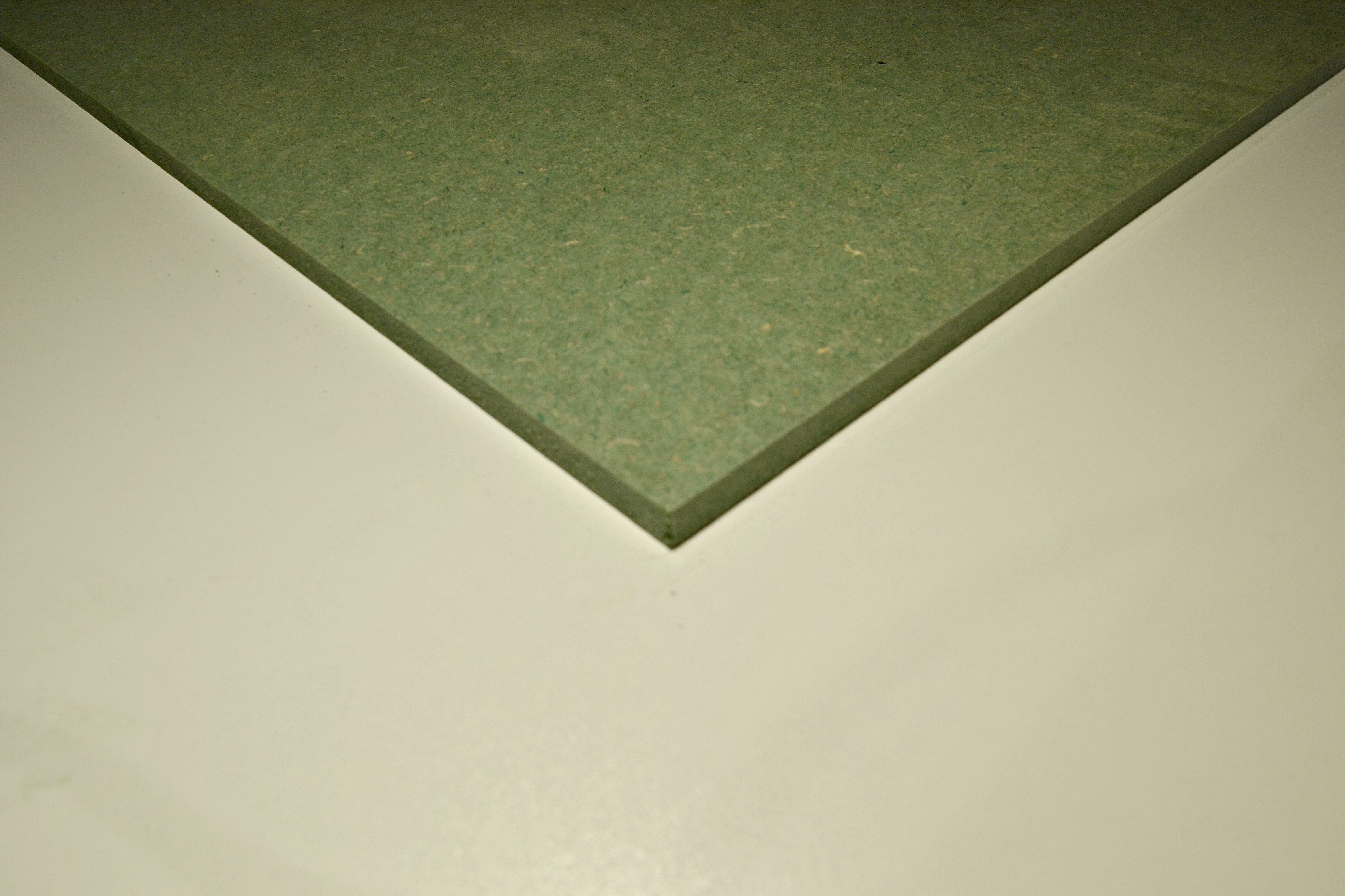 MDF panneau vert 9 mm 244 x 122cm