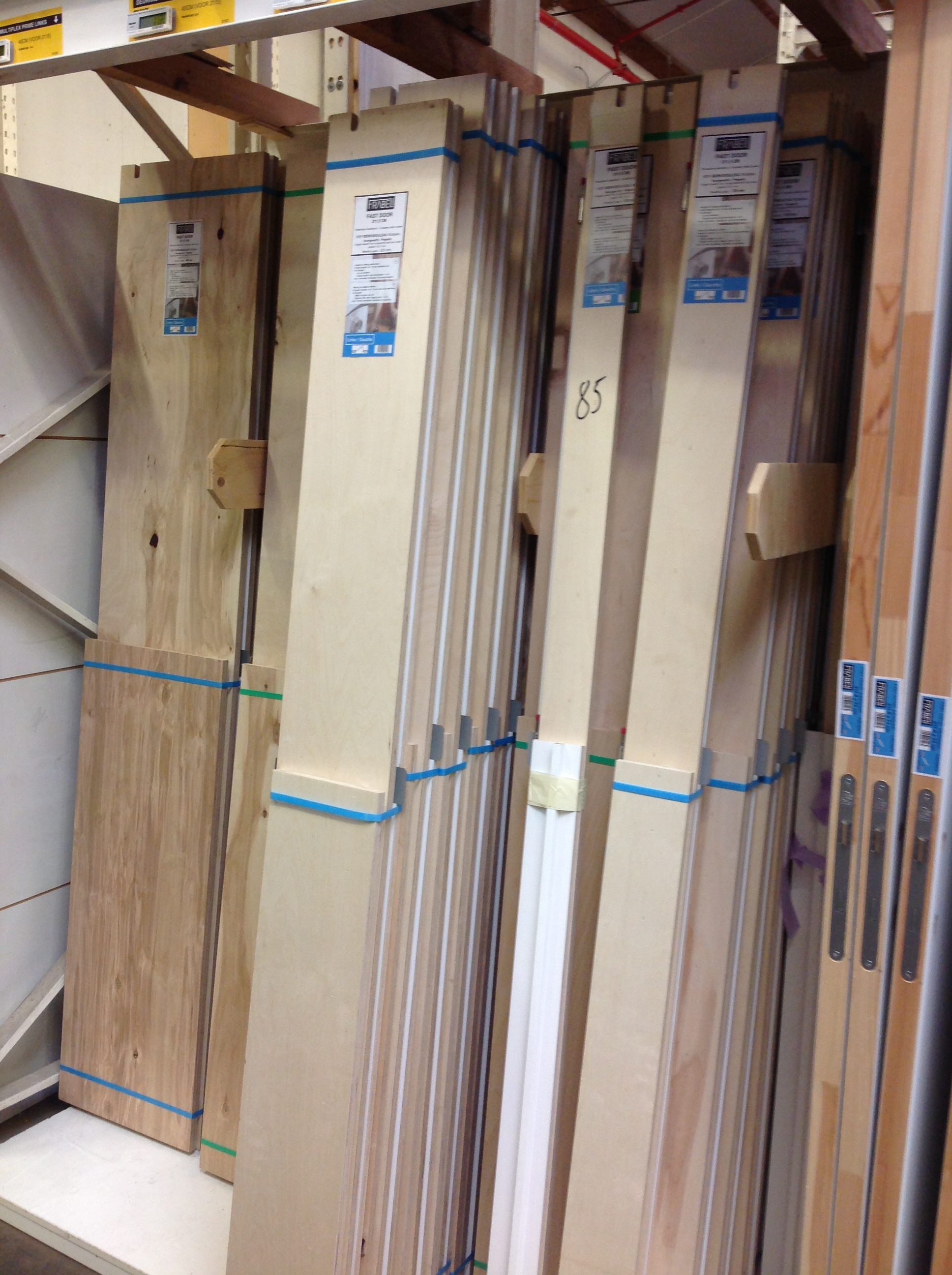 Deurkas multiplex 18mm voorgefreesd geprimed 12cm x 2115mm rechts