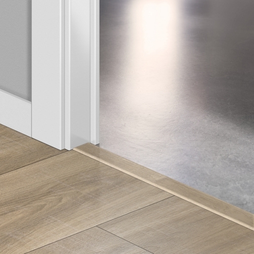 Quick-Step sol stratifié - Profilé Incizo 1656 Chêne Havana naturel avec traits de scie 2150x48x13mm
