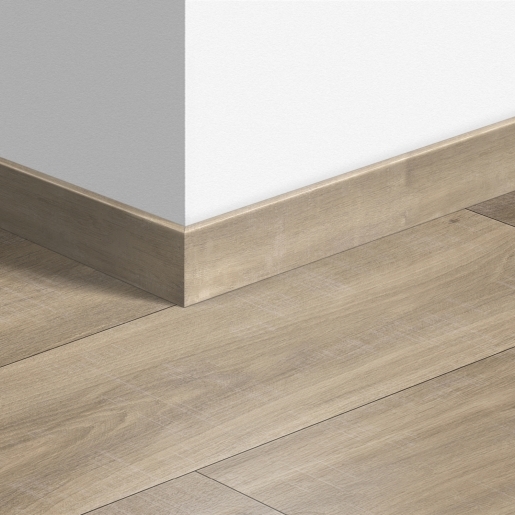 Quick-Step sol stratifié - Plinthe standard 1656 Chêne Havana naturel avec traits de scie - Pack 6 pièces