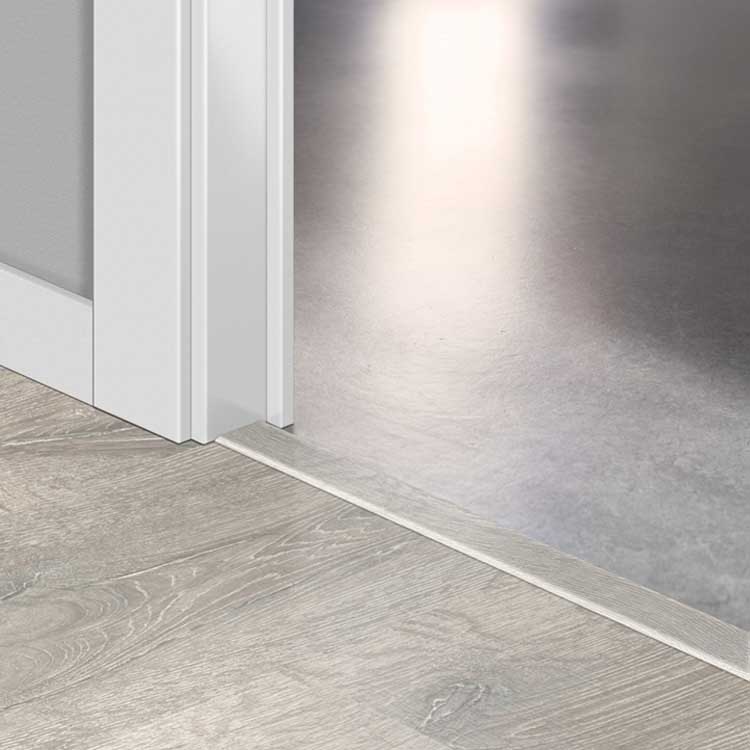 Quickstep Profilé Incizo (5-en-1) 1653 Chêne vieilli patiné blanc 2150x13x48mm